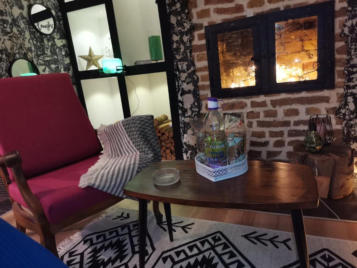 Studio Apartman Black & White Centar Sarajevo Free Parking 외부 사진