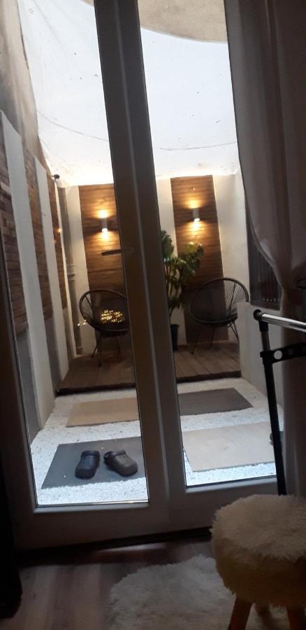 Studio Apartman Black & White Centar Sarajevo Free Parking 외부 사진
