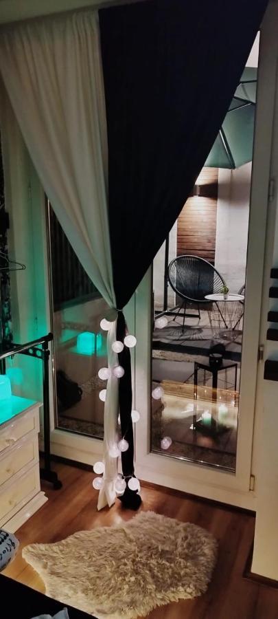 Studio Apartman Black & White Centar Sarajevo Free Parking 외부 사진